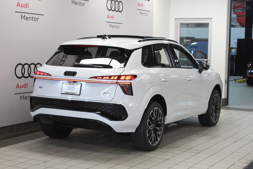 Thumbnail: 2026 Audi Q3 - 6