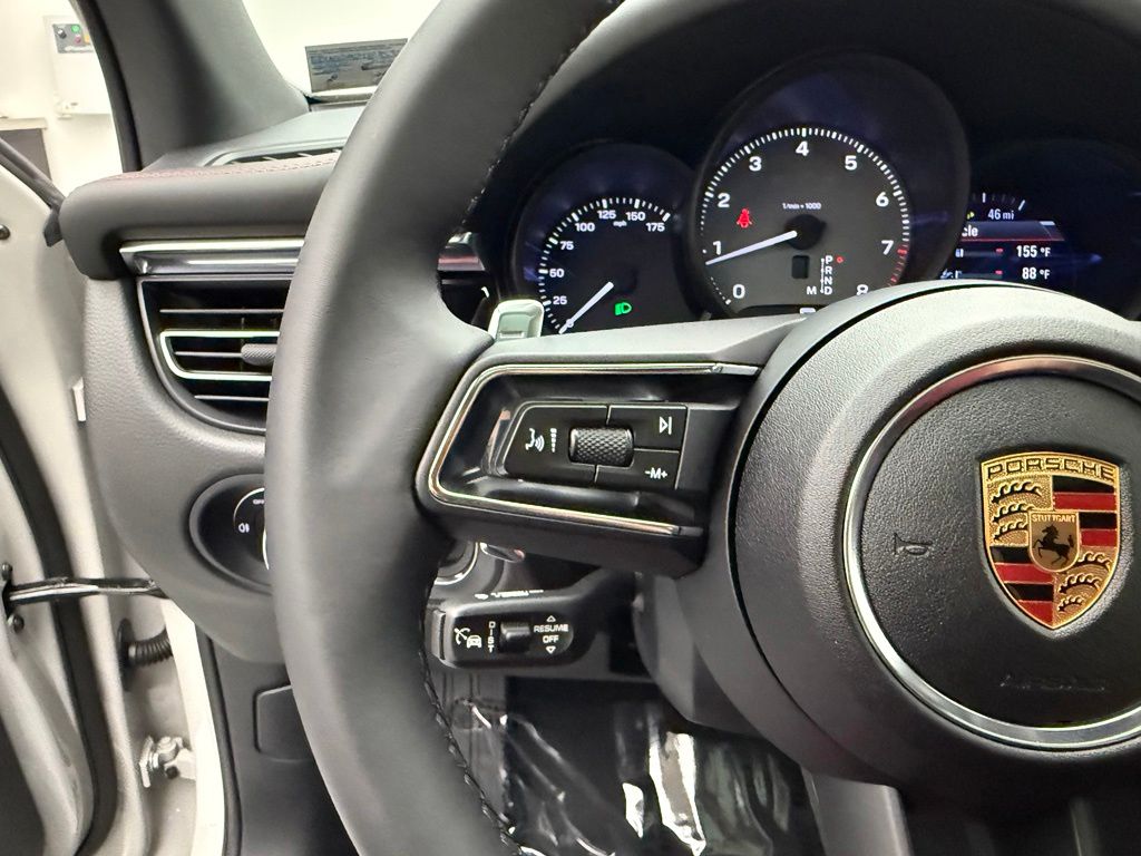 Thumbnail: 2026 Porsche Macan - 11