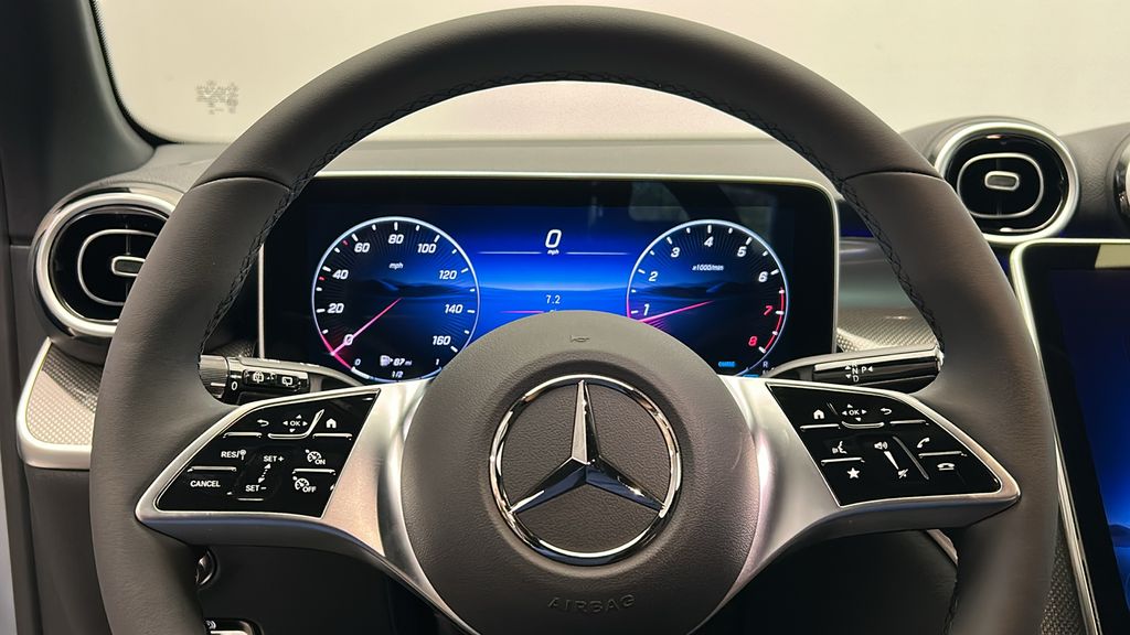 2025 Mercedes-Benz GLC 300 13