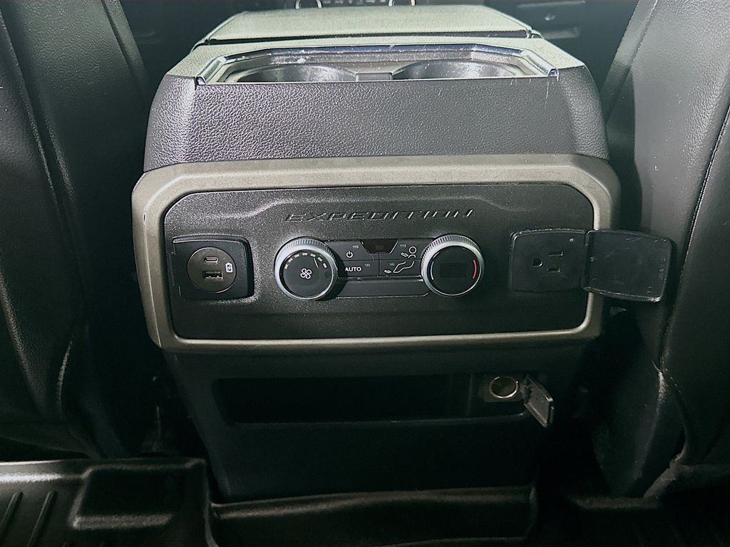 Used 2021 Black Ford XLT image 22