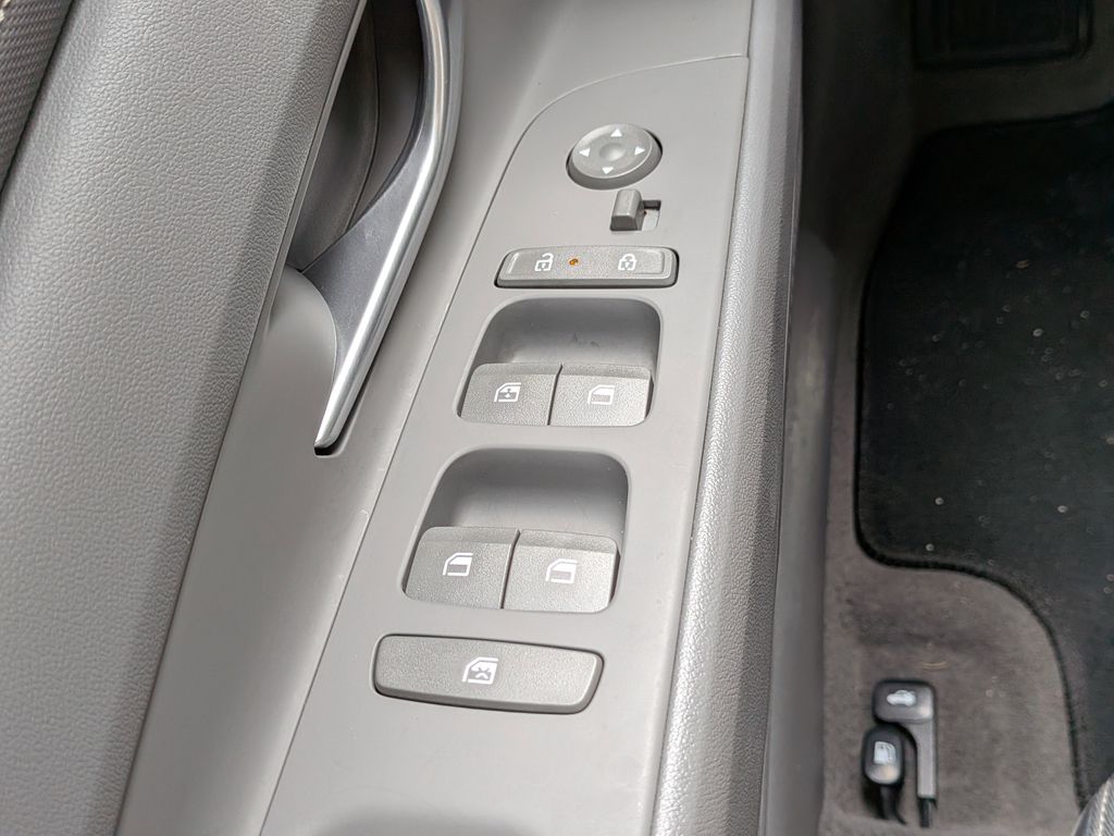 2025 Hyundai Elantra SEL - Photo 25