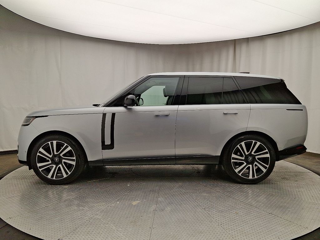 Thumbnail: 2023 Land Rover Range Rover - 7