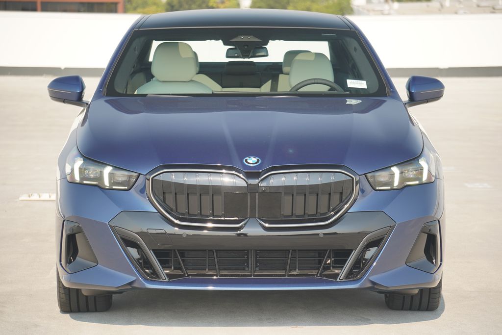 Thumbnail: 2026 BMW 5 Series - 2