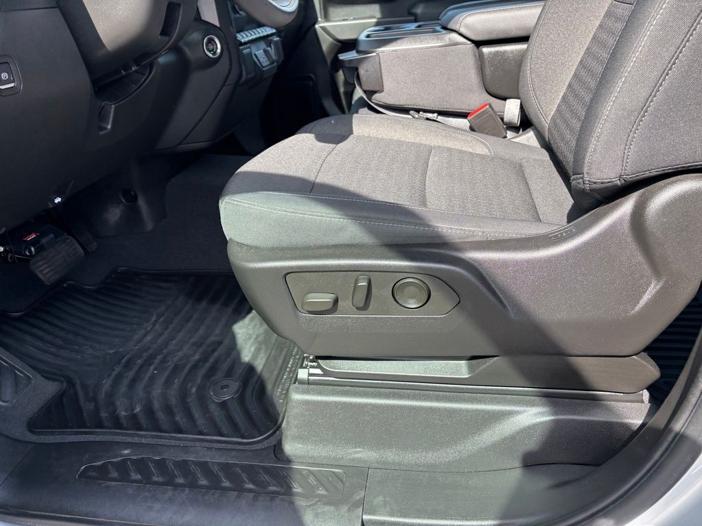 Used Car 2022 Chevrolet Silverado 1500  Custom For Sale Under $35,000 In Austin, Texas