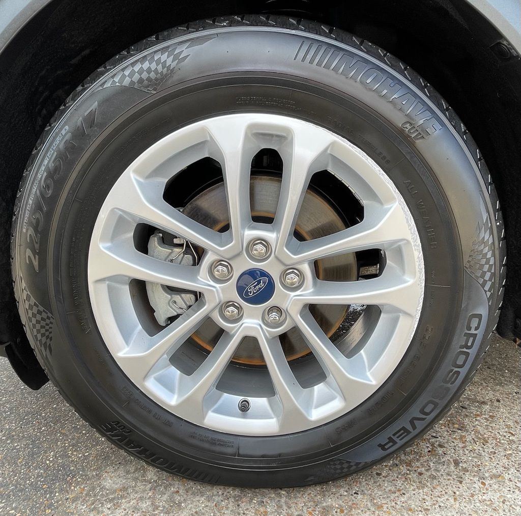2020 Ford Escape SE Green at DeMontrond Ford