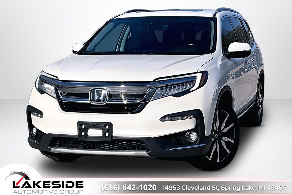 Diamond White Pearl 2019 Honda Pilot Touring AWD SUV / Crossover All-Wheel Drive 9-Speed Automatic