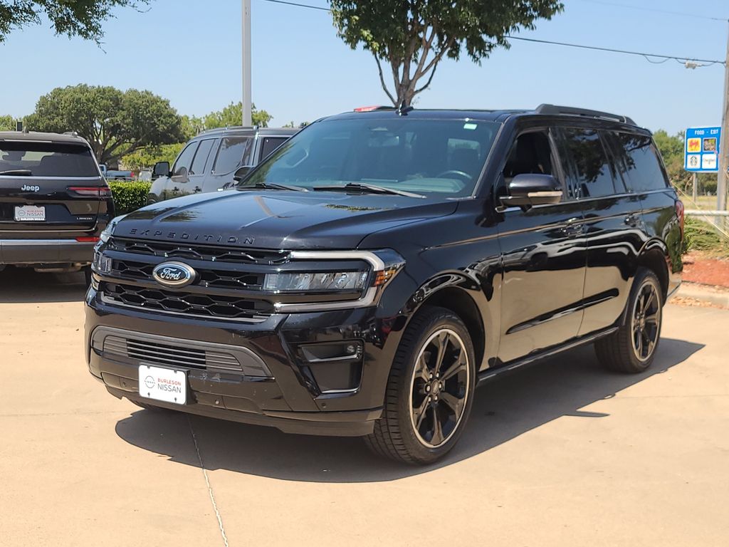 Black Metallic 2023 Ford Expedition SUV / Crossover 4X2 Automatic