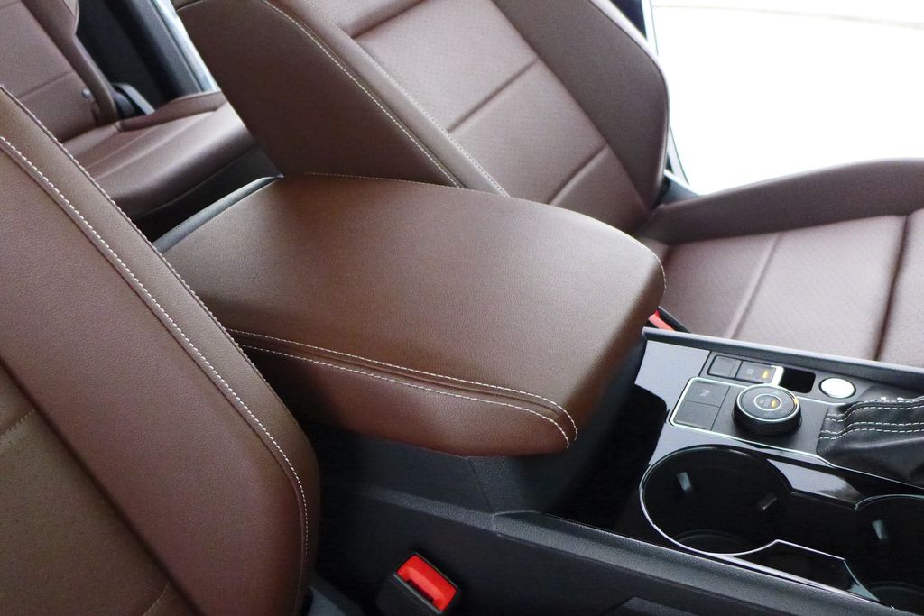 2023 Volkswagen Atlas SE 16