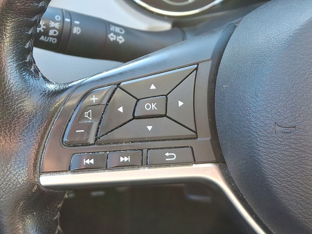 Thumbnail: 2021 Nissan Rogue Sport - 22