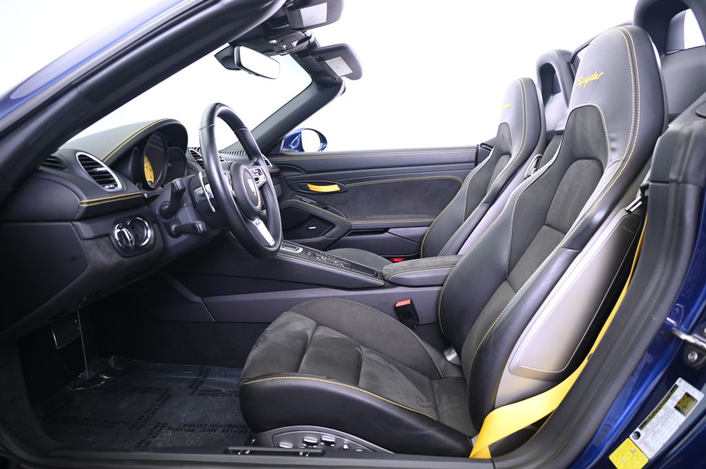 2021 Porsche   32