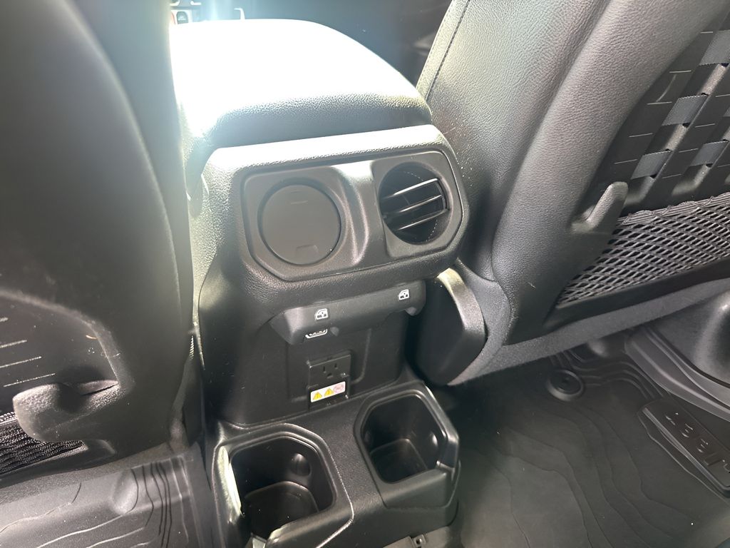 Used Car 2021 Jeep Gladiator  Mojave For Sale Under $40,000 In Austin, Texas