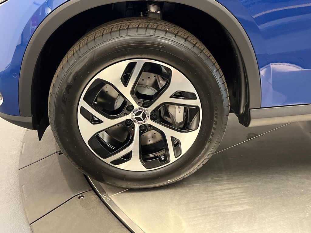 2025 Mercedes-Benz GLC 350 10