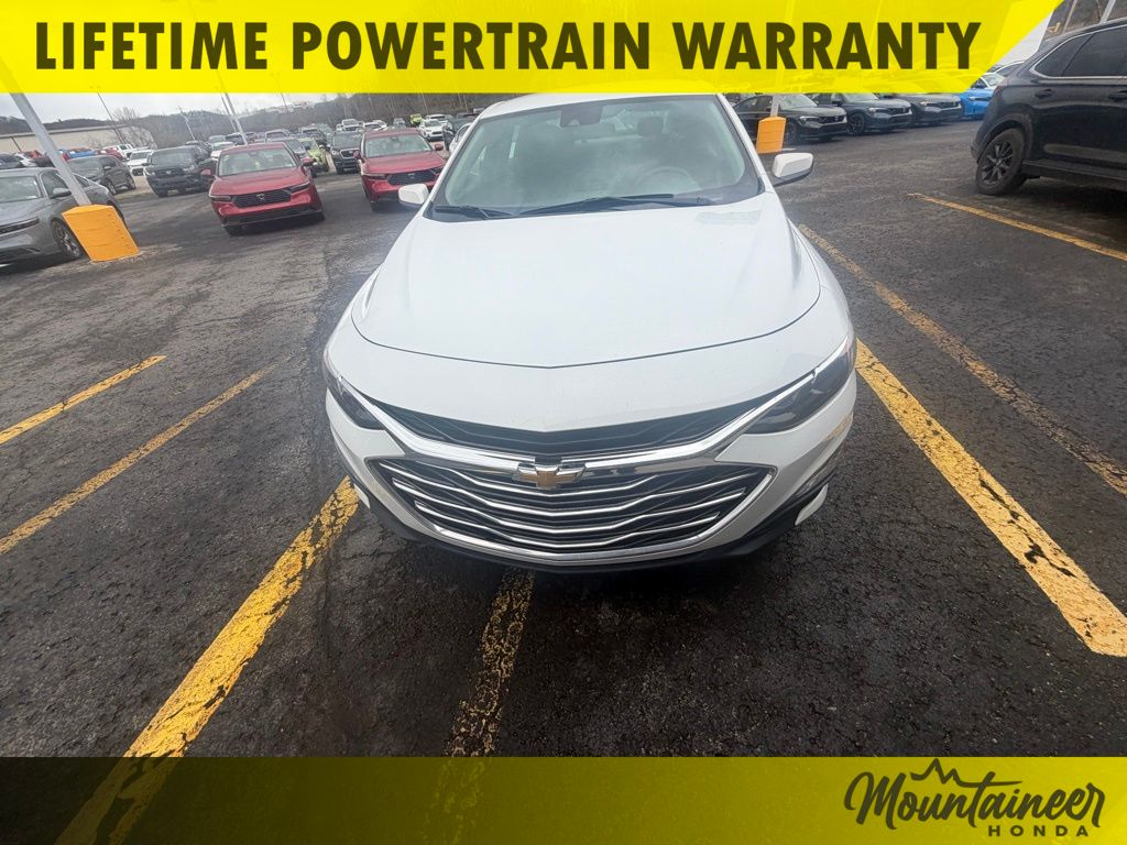 Summit White 2024 Chevrolet Malibu LT with 1LT FWD Sedan Front-Wheel Drive Continuously Variable Transmission