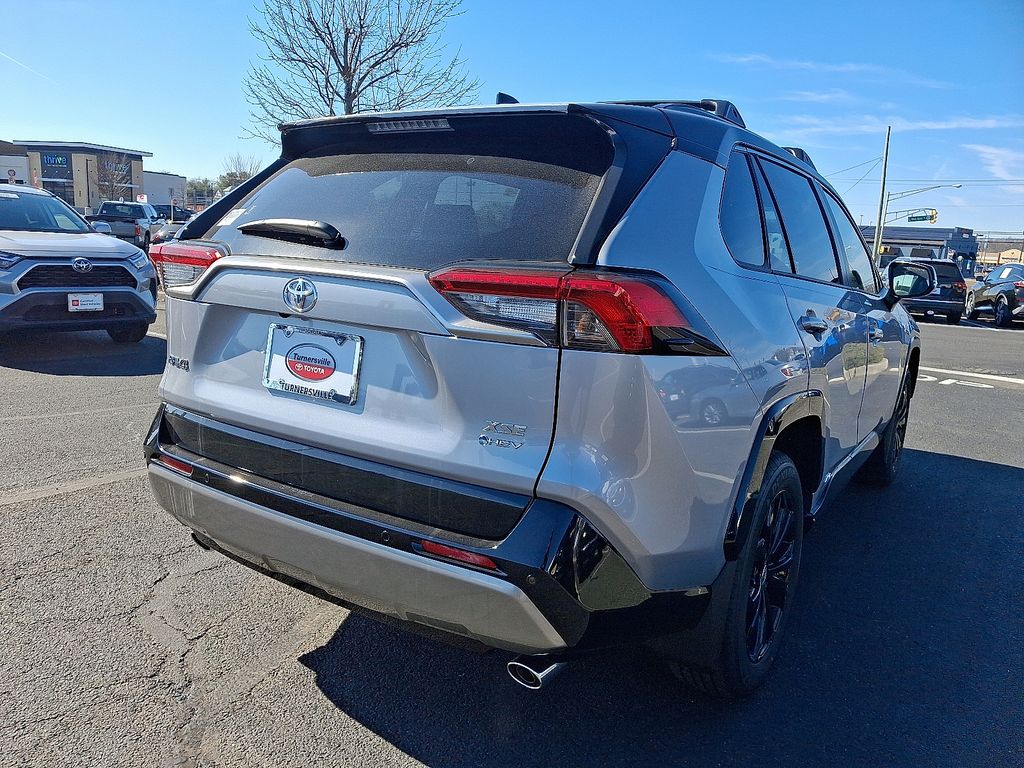 Thumbnail: 2025 Toyota RAV4 - 4