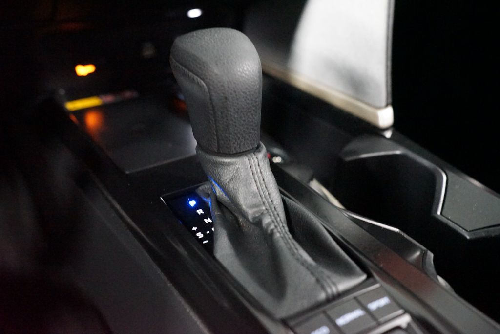 Thumbnail: 2025 Toyota Camry - 21