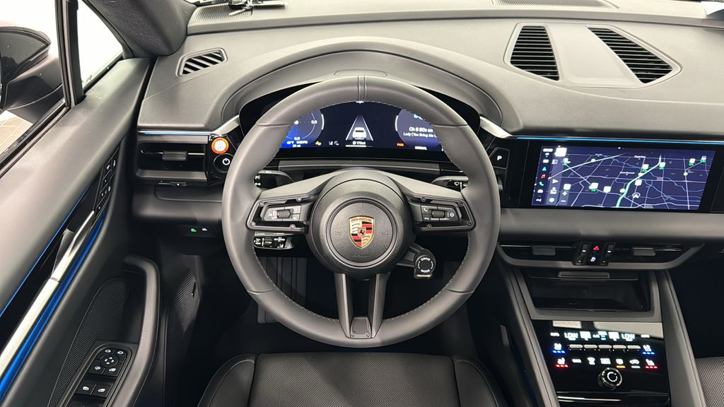 Thumbnail: 2025 Porsche Macan - 17
