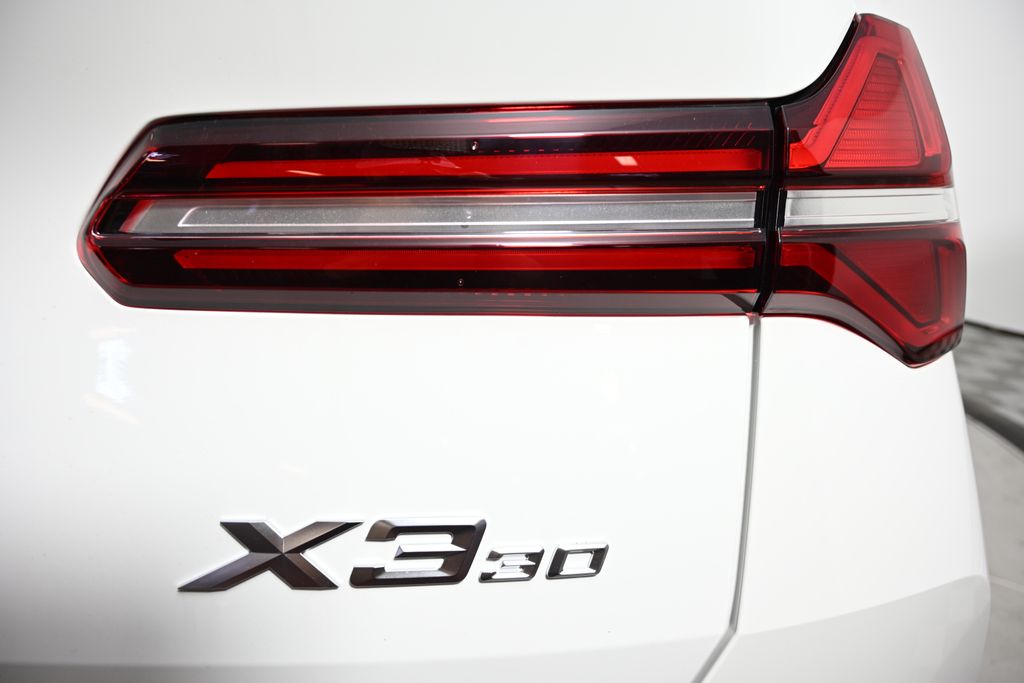 Thumbnail: 2026 BMW X3 - 11