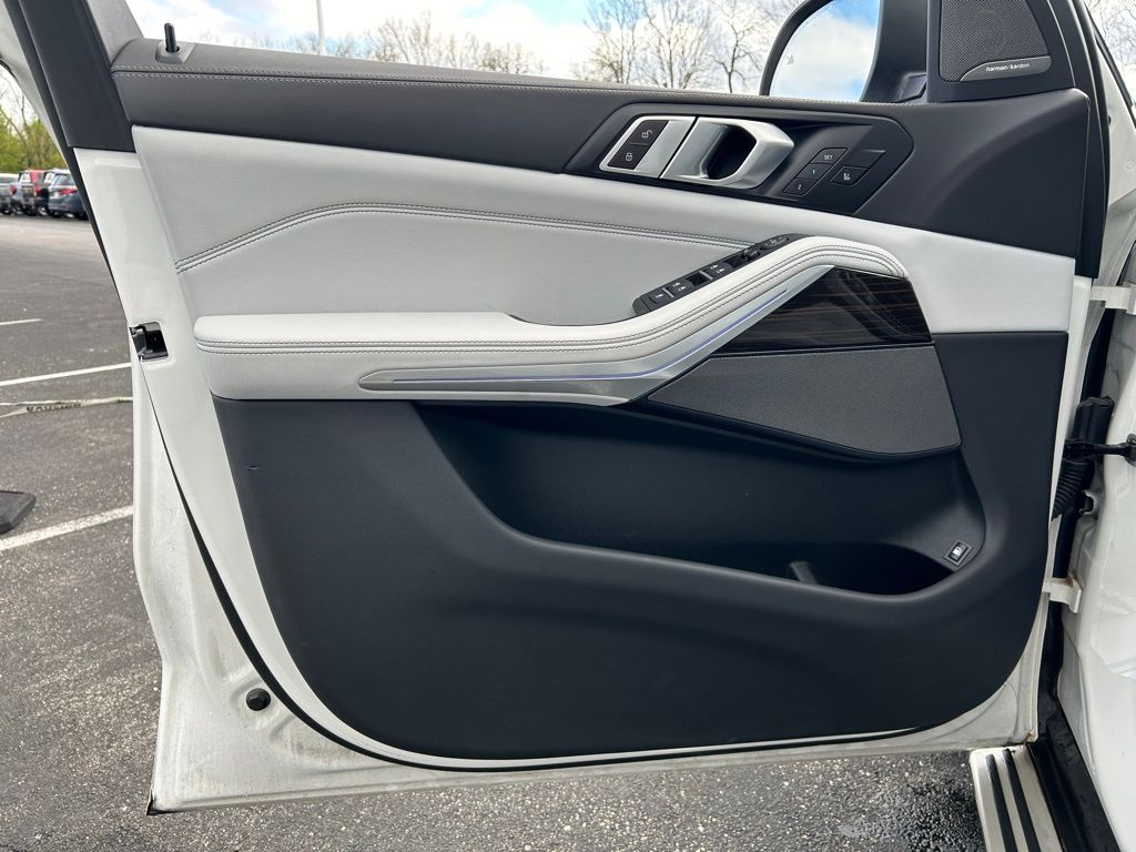 2024 BMW X5 xDrive50e 18
