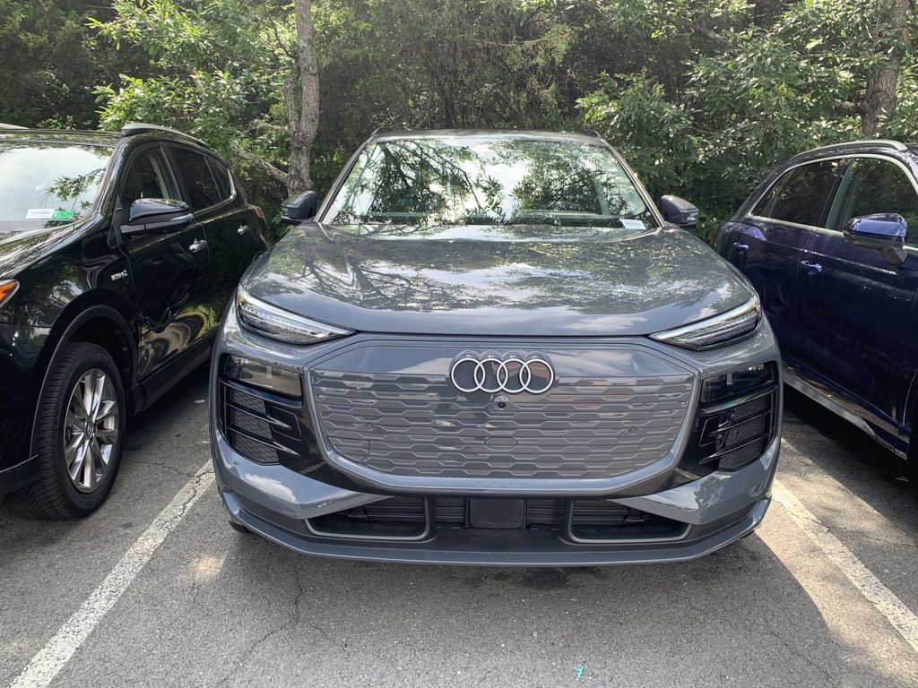 Thumbnail: 2025 Audi Q6 e-tron - 2