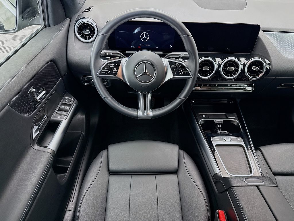 Thumbnail: 2025 Mercedes-Benz GLA - 10