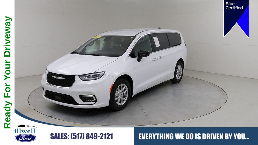 Bright White Clearcoat 2026 Chrysler Pacifica Select FWD Minivan Front-Wheel Drive 9-Speed Automatic