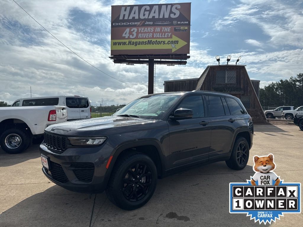 Baltic Gray Metallic Clearcoat 2024 Jeep Grand Cherokee SUV / Crossover Four-Wheel Drive 8-Speed Automatic