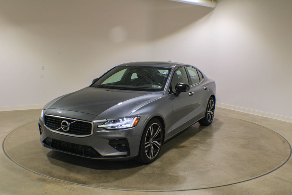 2019 Volvo S60 T6 R-Design