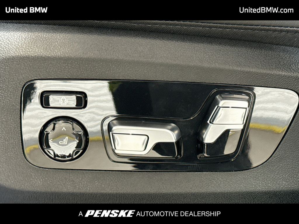 Thumbnail: 2027 BMW X7 - 4