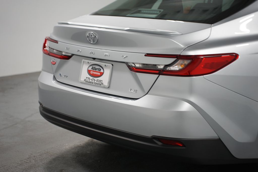 2025 Toyota Camry LE 9