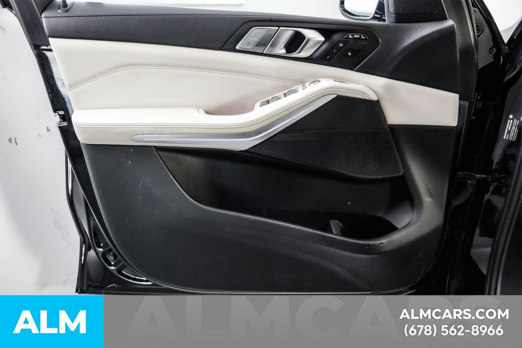 Used 2022 Black BMW xDrive40i image 53