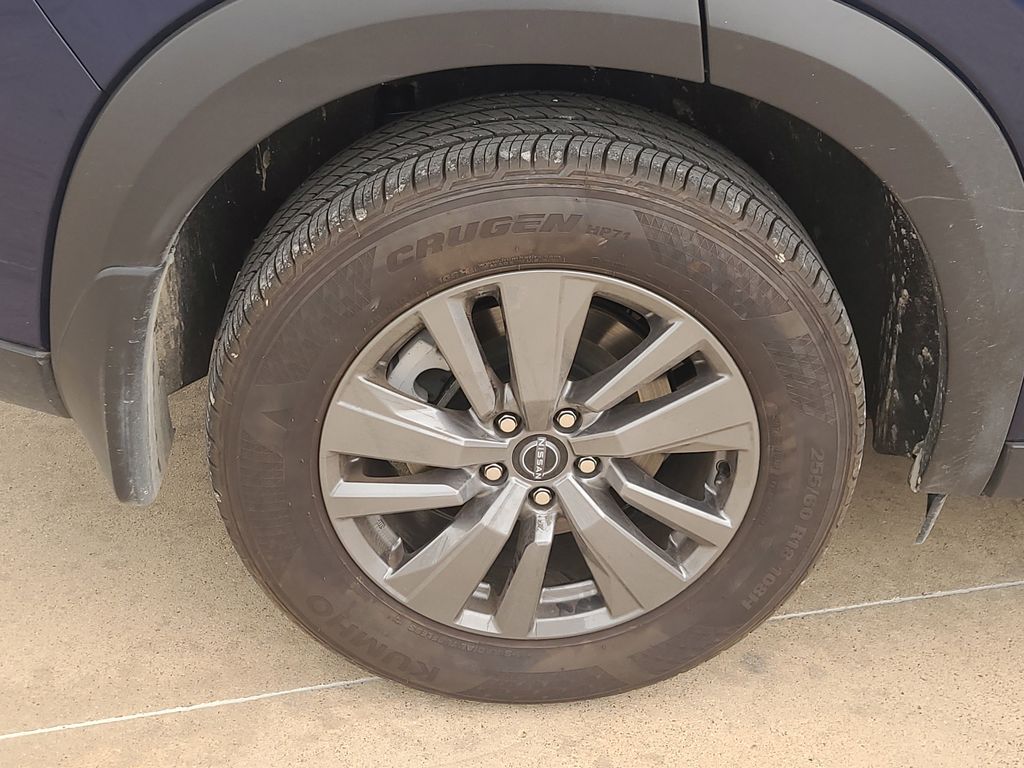 View vehicle photo 6