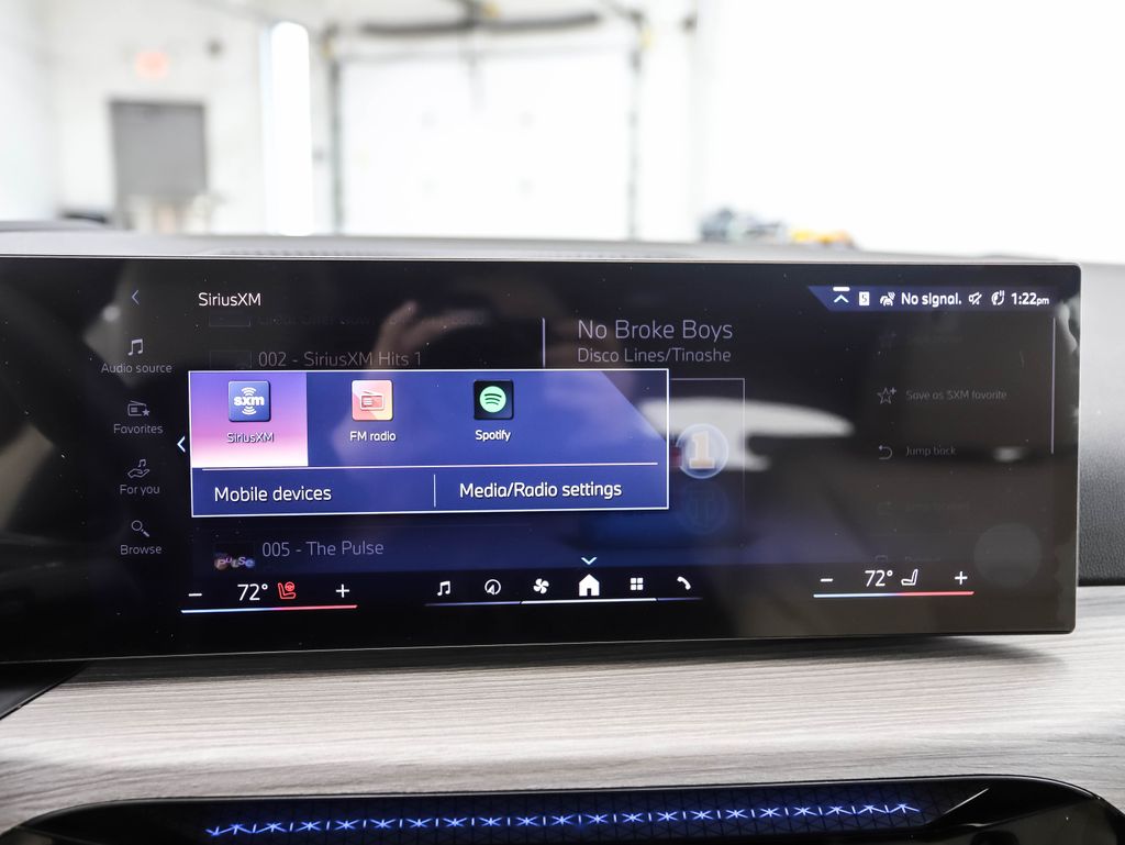 Thumbnail: 2025 BMW i4 - 17