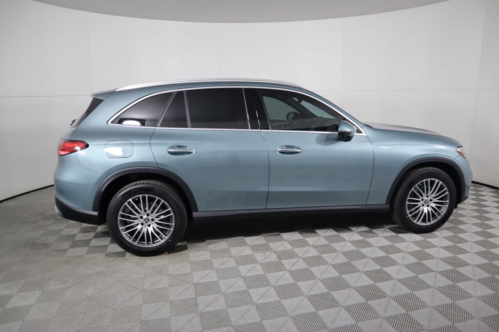 2025 Mercedes-Benz GLC 300 4