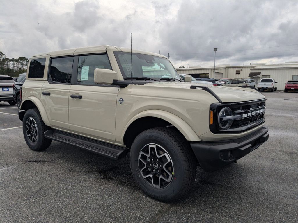 2026 Ford Bronco Outer Banks