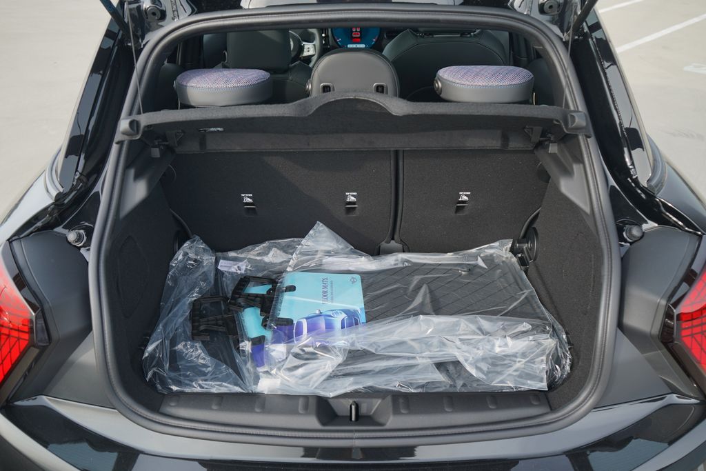 Thumbnail: 2026 MINI Cooper - 10