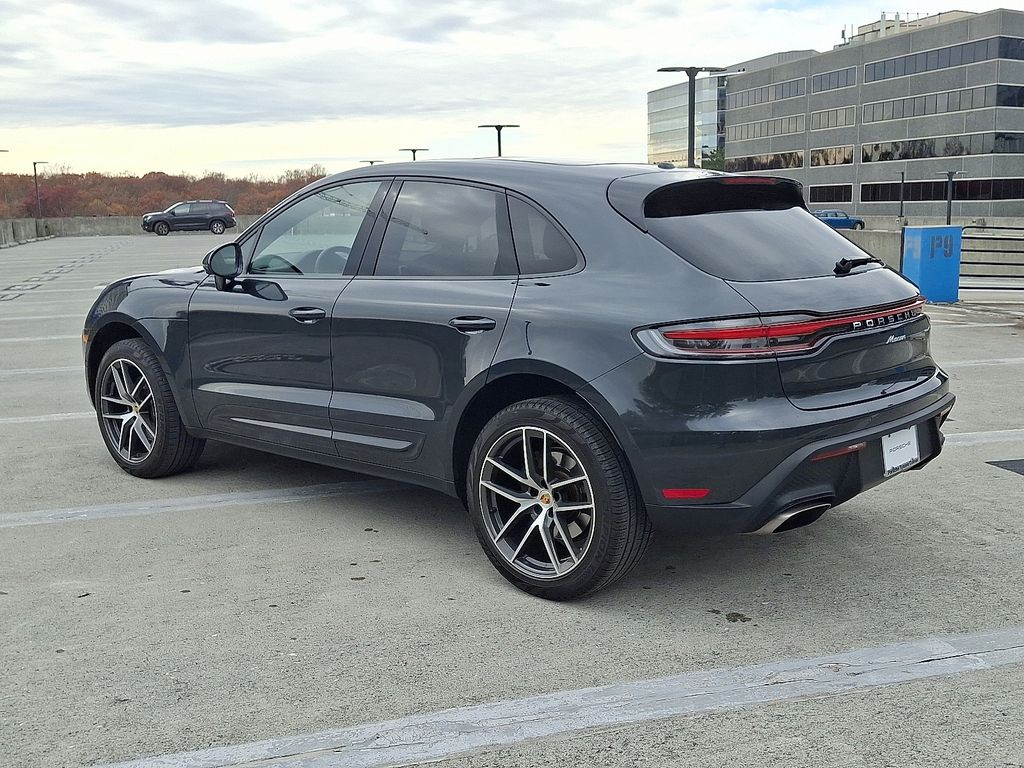 Thumbnail: 2024 Porsche Macan - 3