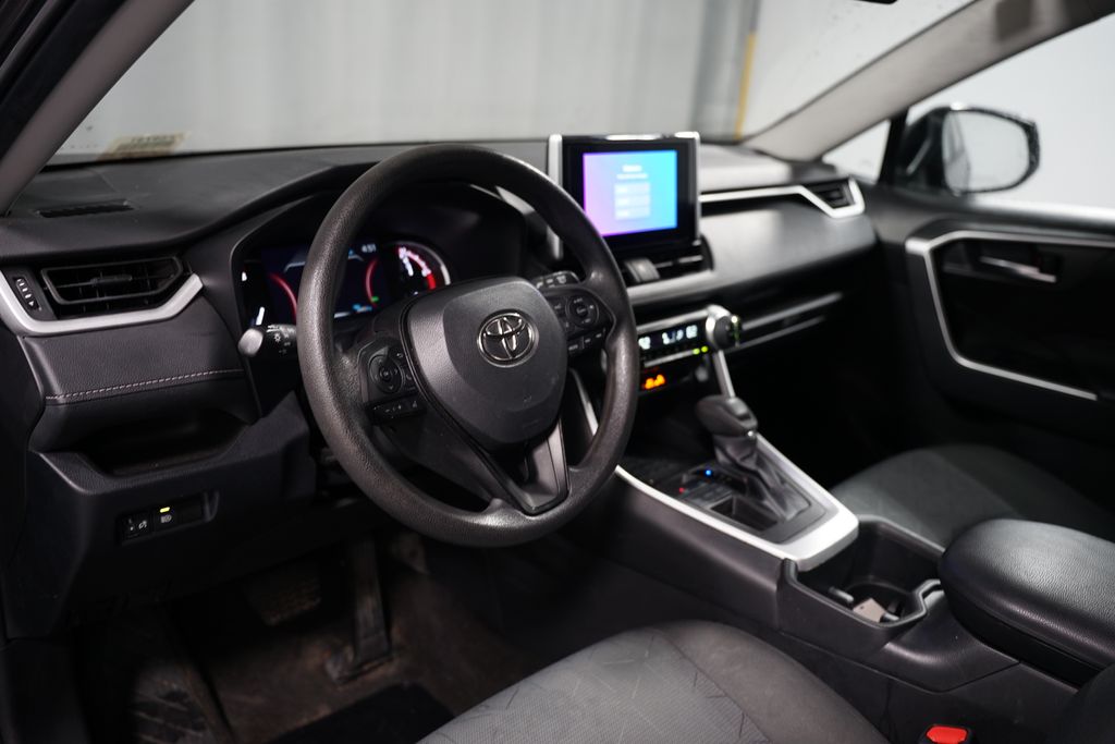2023 Toyota RAV4 XLE 7