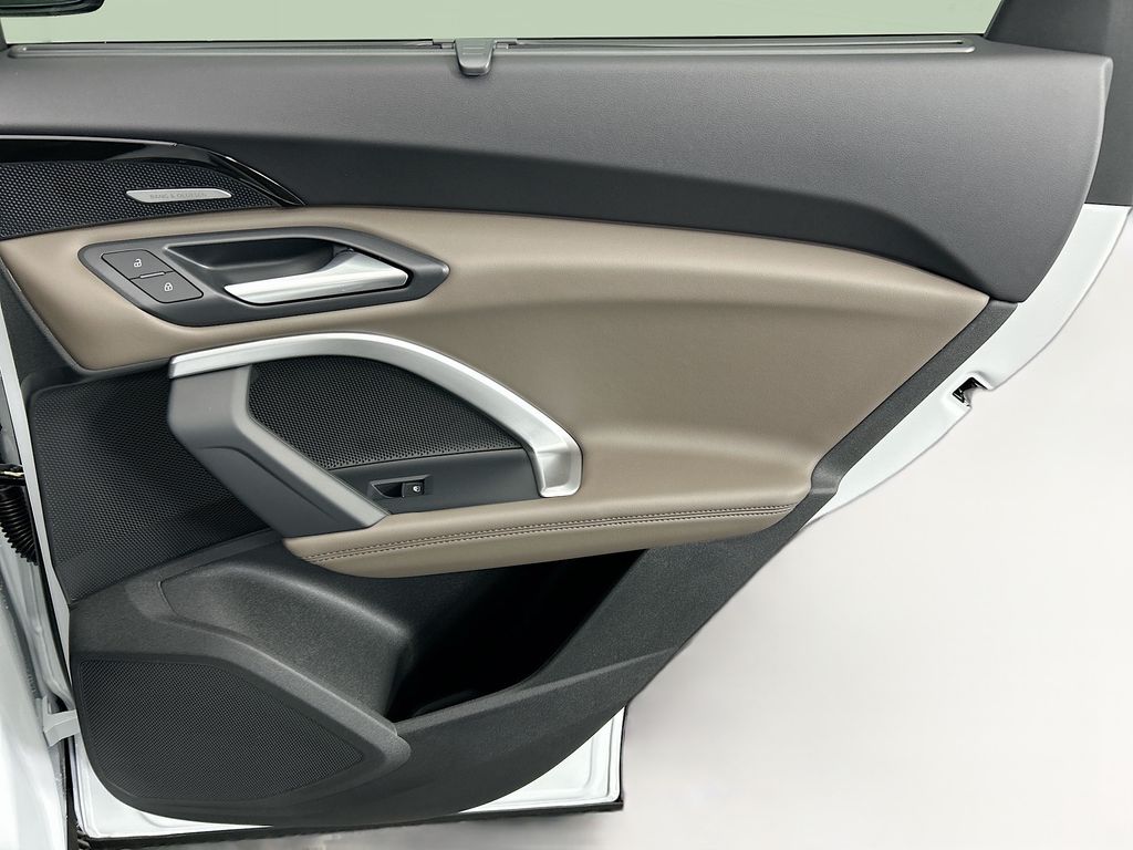 Thumbnail: 2025 Audi Q5 - 26