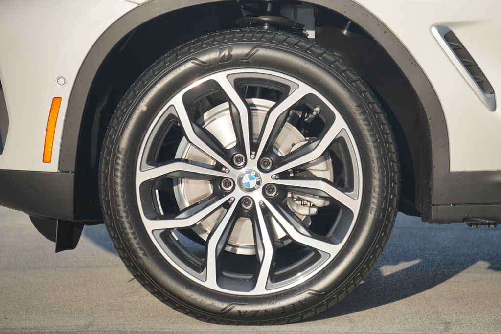 Thumbnail: 2025 BMW X4 - 5