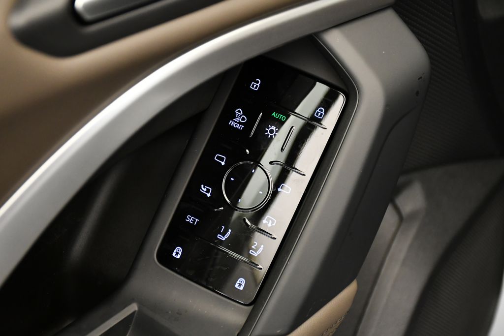 Thumbnail: 2025 Audi Q5 - 32