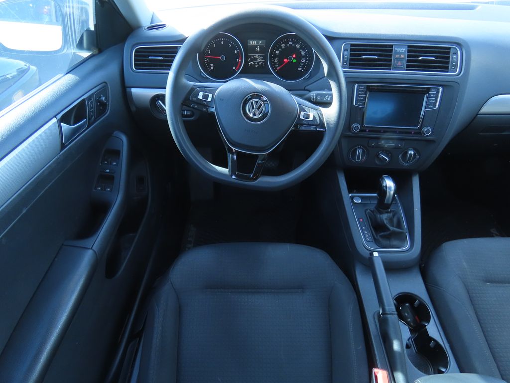 Thumbnail: 2016 Volkswagen Jetta - 5
