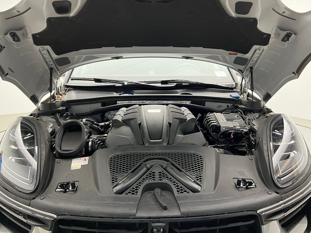 Thumbnail: 2023 Porsche Macan - 26