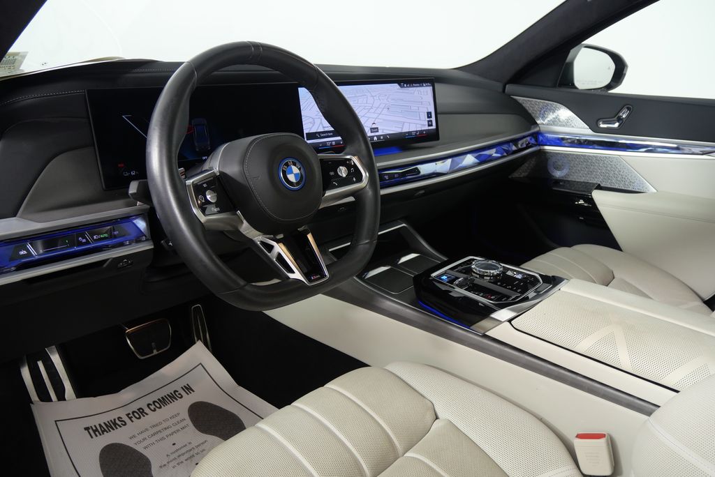 2023 BMW i7 xDrive60 12