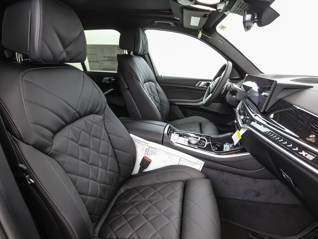 Thumbnail: 2026 BMW X5 - 31