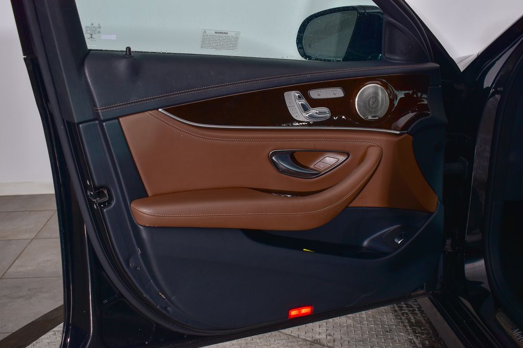 Thumbnail: 2023 Mercedes-Benz E-Class - 8