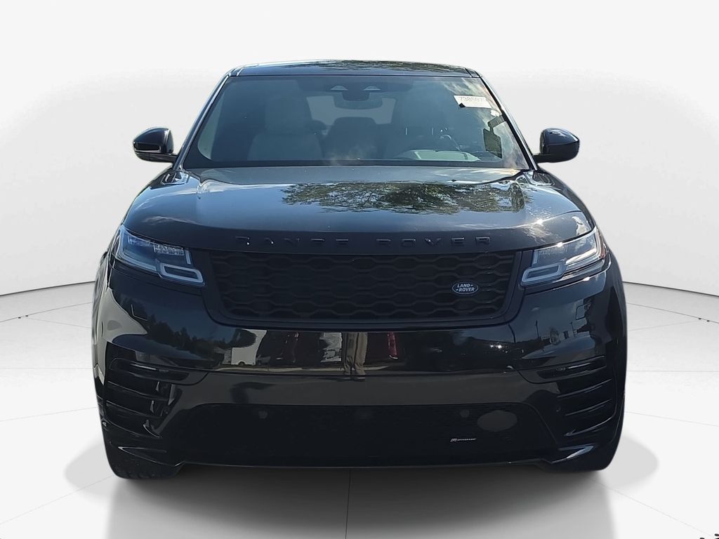 Used 2023  Land Rover R-Dynamic S image 4