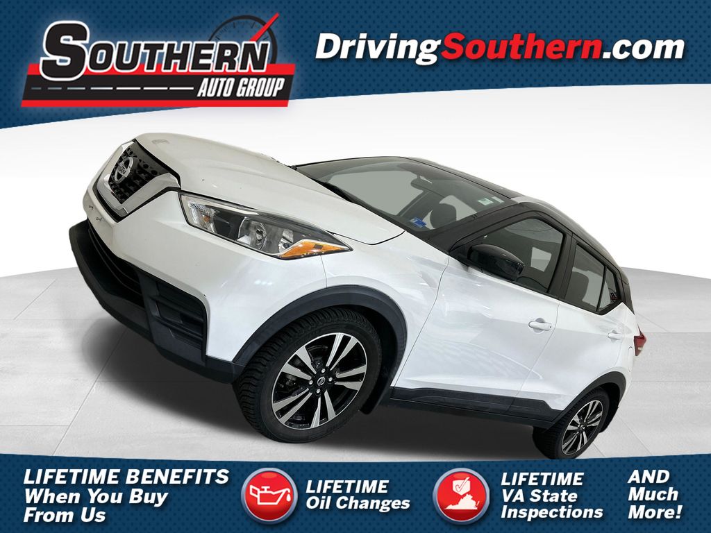 Aspen White/Super Black 2018 Nissan Kicks SUV / Crossover Front-Wheel Drive Continuously Variable Transmission