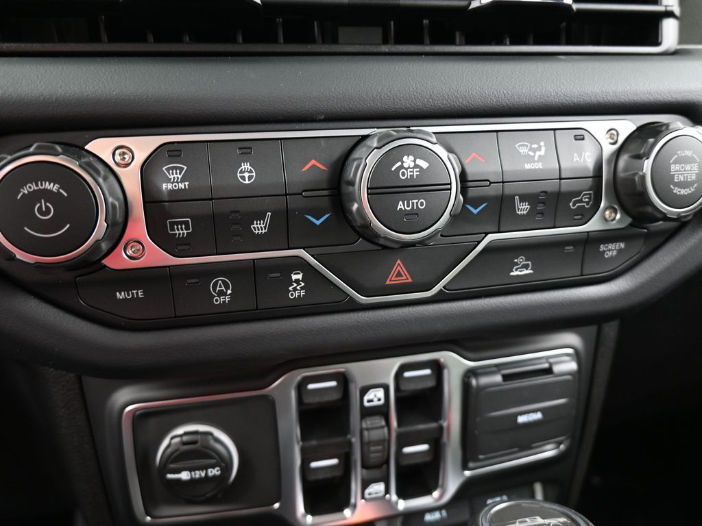 New 2026 Black Clearcoat Jeep Mojave image 17