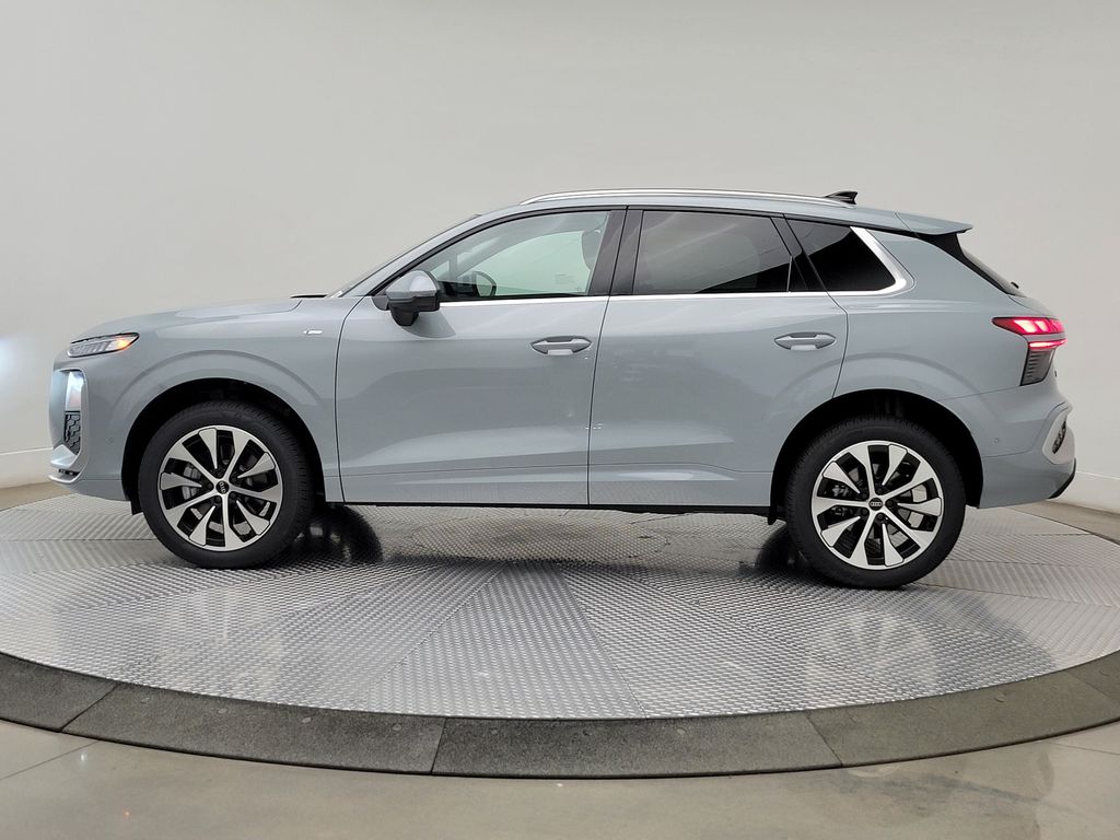 Thumbnail: 2026 Audi Q3 - 3