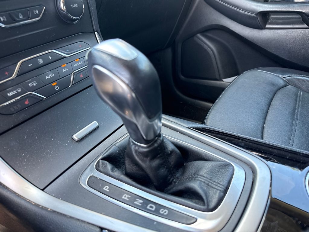 2018 Ford Edge SEL photo 22